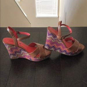 Tan red orange purple yellow stripe wedge heels